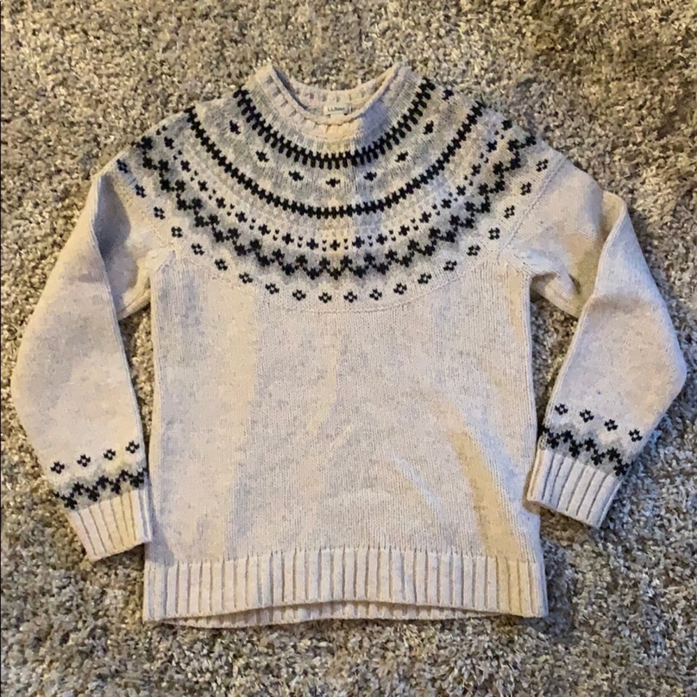 Like new! - LL Bean classic winter sweater